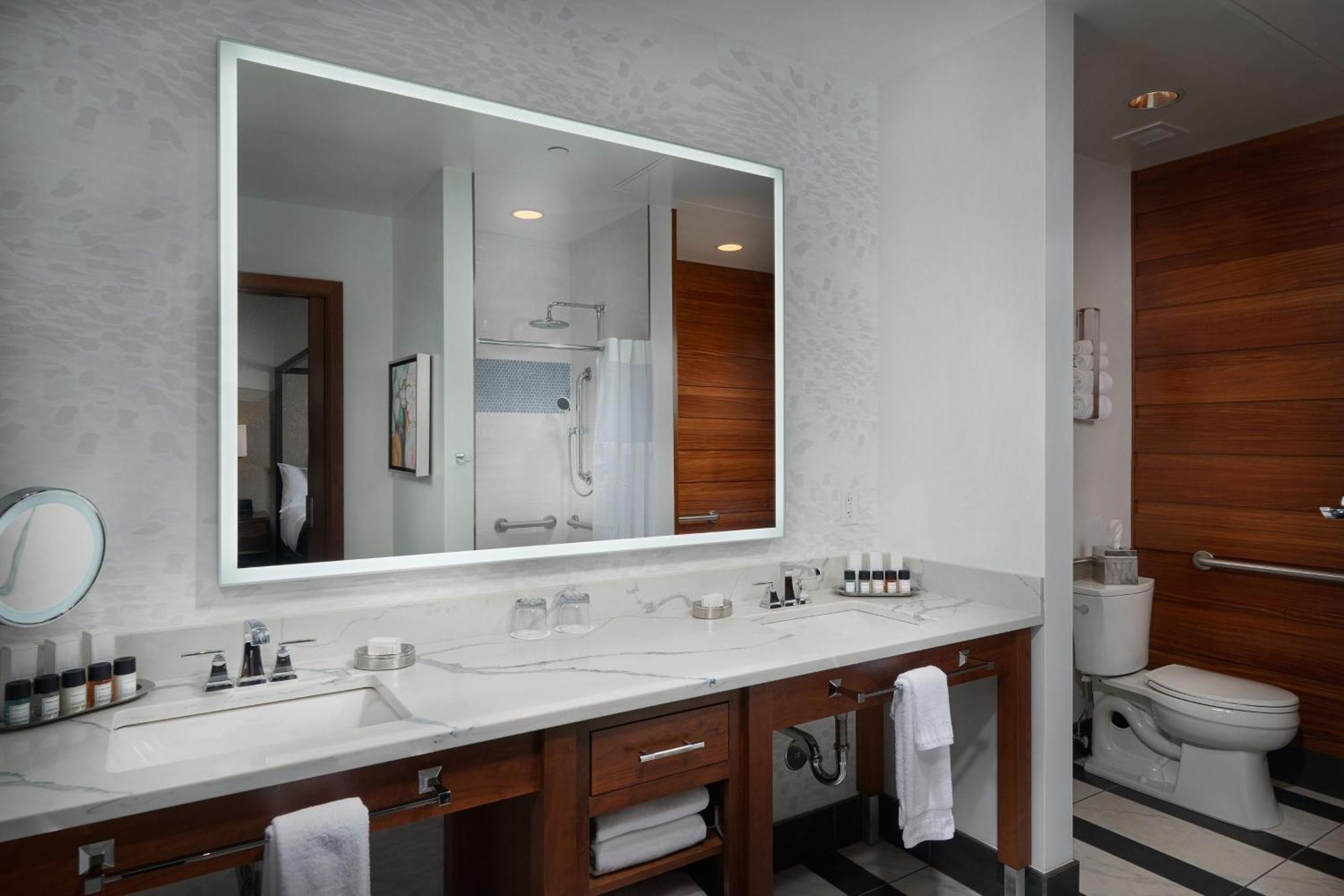 The Merrill Hotel & Conference Center, Muscatine, A Tribute Portfolio Hotel Ngoại thất bức ảnh
